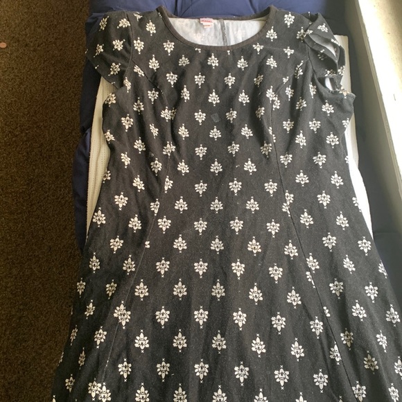 Size L Black Fit n Flare Dress - Picture 2 of 5